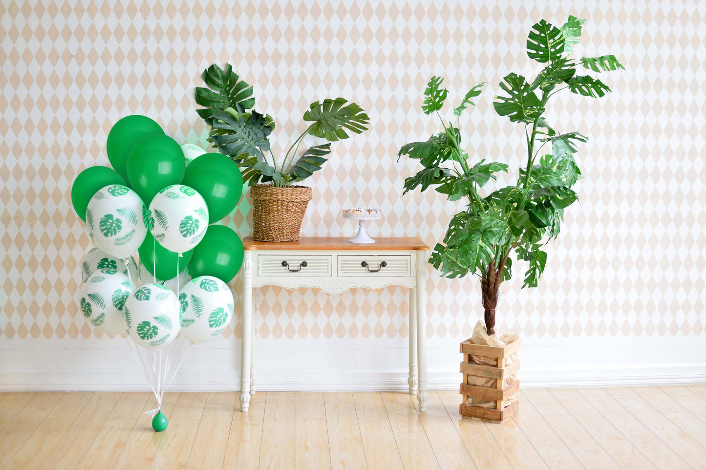 Treasures Gifted - Matte Dark Green Balloons - 12 Inch Latex Balloons