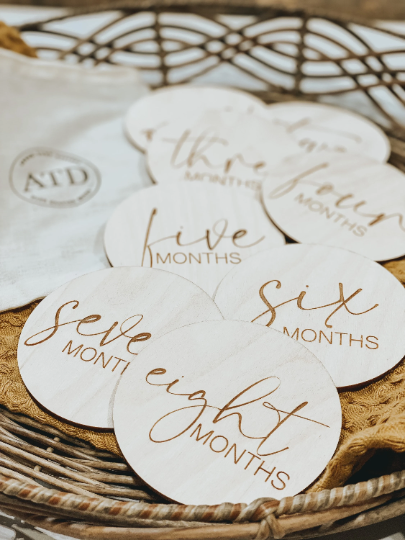 Arrow Town Designs -  Wooden Monthly Milestone Cards - Disc Design